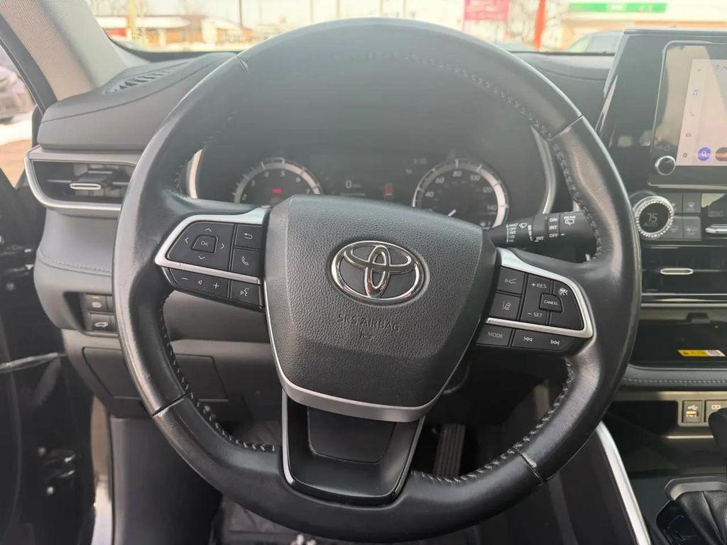used 2023 Toyota Highlander car, priced at $29,995