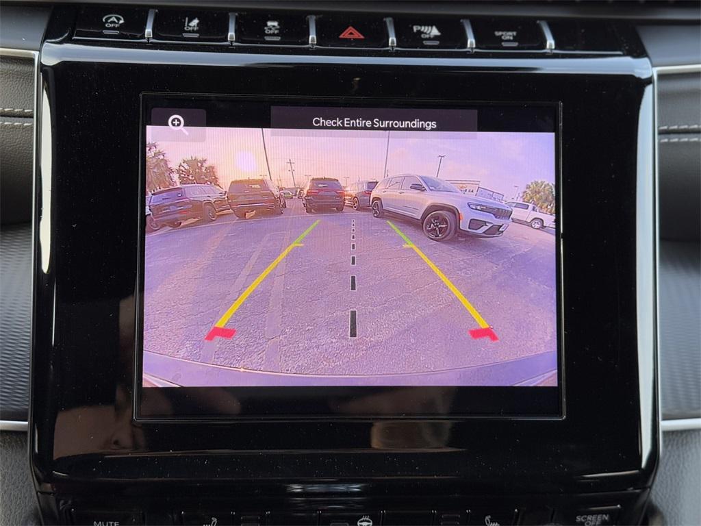 new 2025 Jeep Grand Cherokee car, priced at $32,470