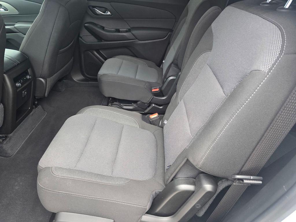 used 2023 Chevrolet Traverse car, priced at $27,998