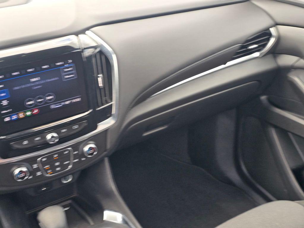 used 2023 Chevrolet Traverse car, priced at $27,998