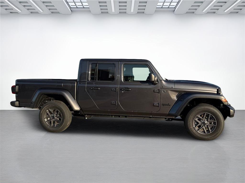 new 2025 Jeep Gladiator car, priced at $40,690