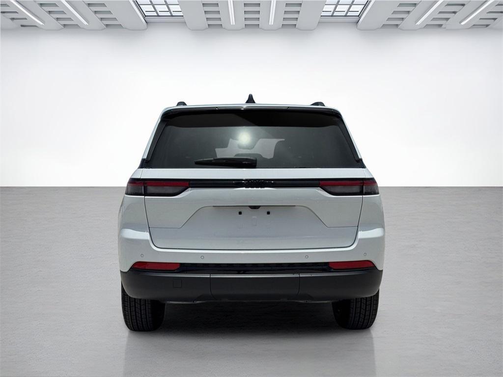 new 2025 Jeep Grand Cherokee car, priced at $37,385