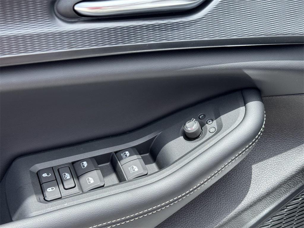 new 2025 Jeep Grand Cherokee car, priced at $37,385