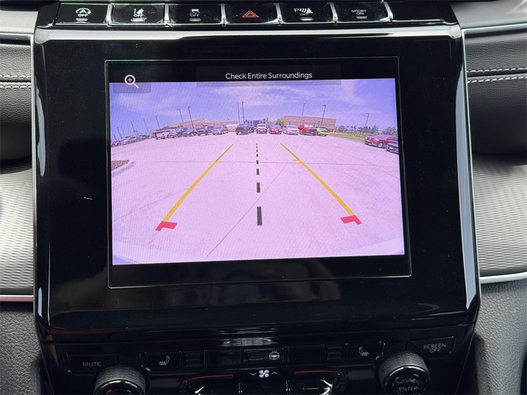 new 2025 Jeep Grand Cherokee car, priced at $37,385