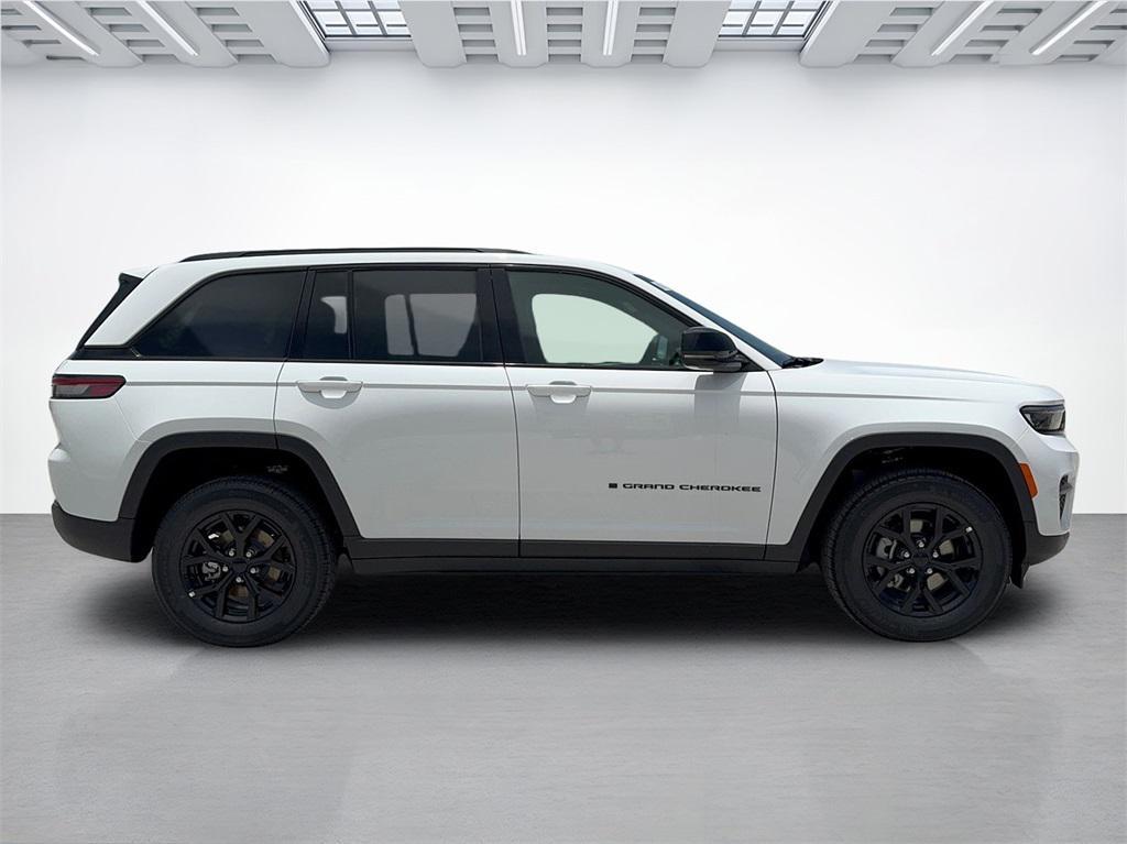 new 2025 Jeep Grand Cherokee car, priced at $37,385