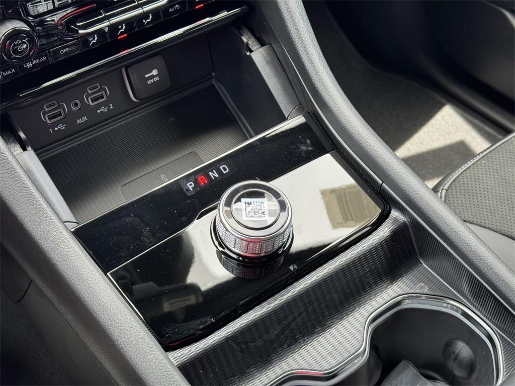 new 2025 Jeep Grand Cherokee car, priced at $37,385