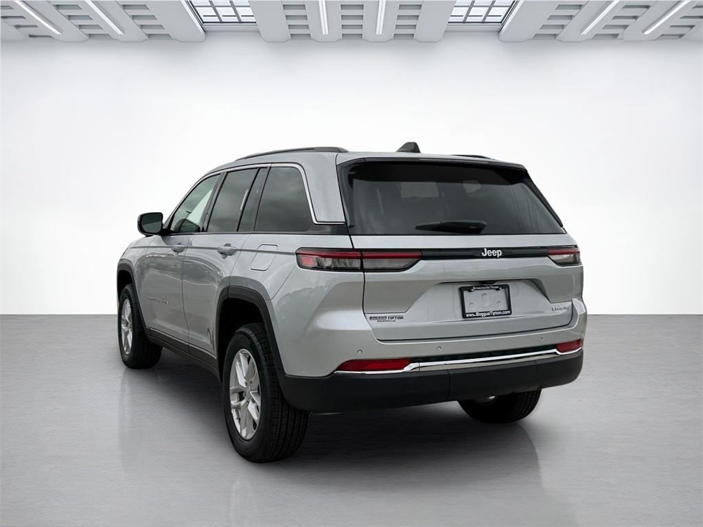 new 2025 Jeep Grand Cherokee car, priced at $34,225