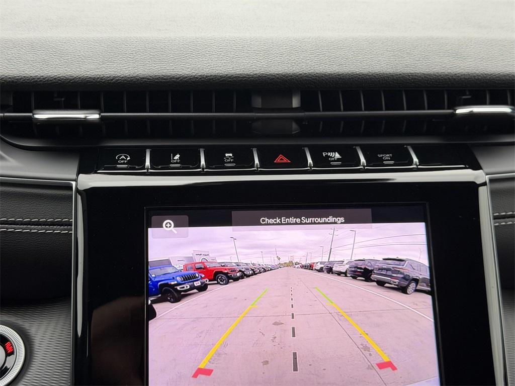 new 2025 Jeep Grand Cherokee car, priced at $38,080