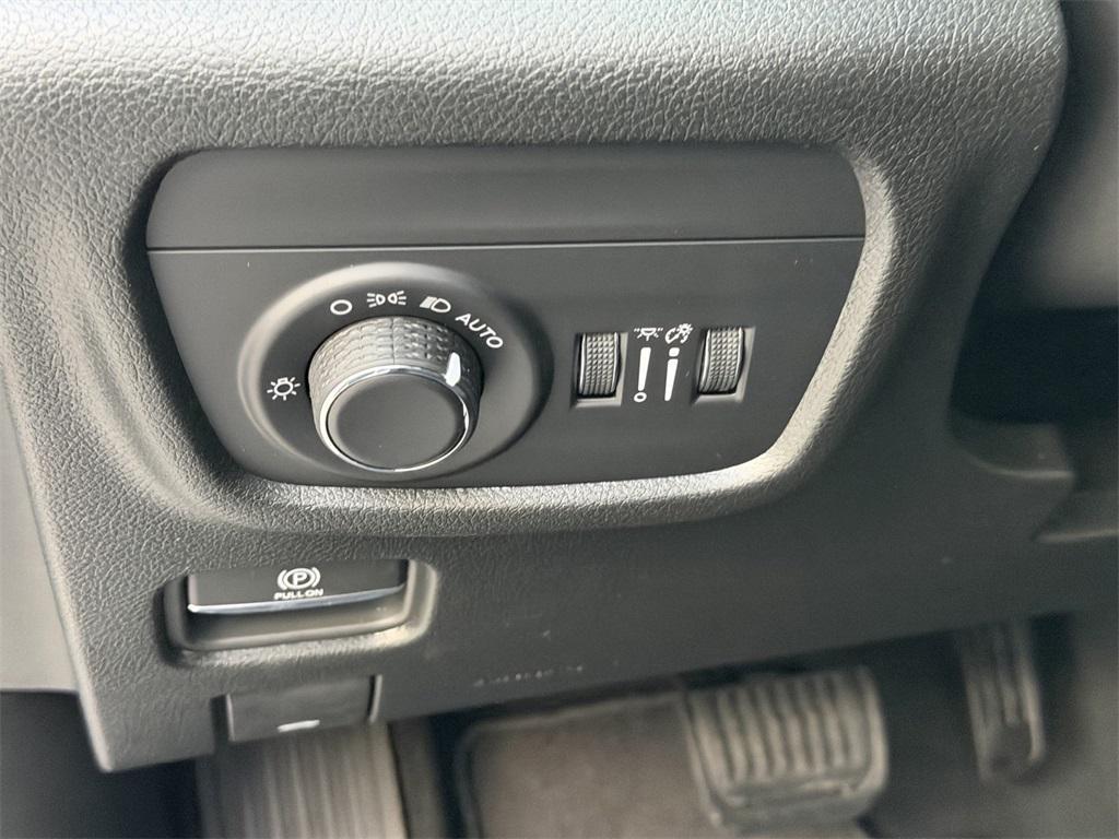 new 2025 Jeep Grand Cherokee L car, priced at $39,280