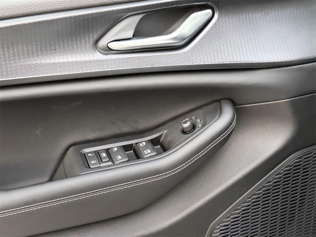 new 2025 Jeep Grand Cherokee L car, priced at $39,280