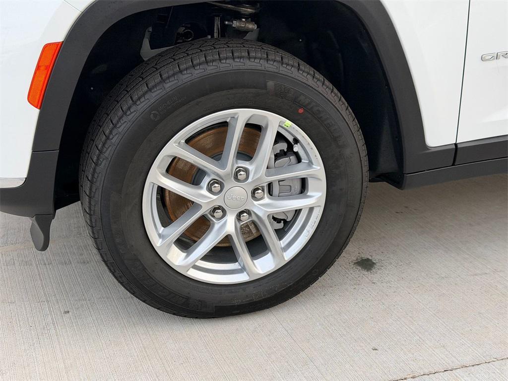 new 2025 Jeep Grand Cherokee L car, priced at $39,280