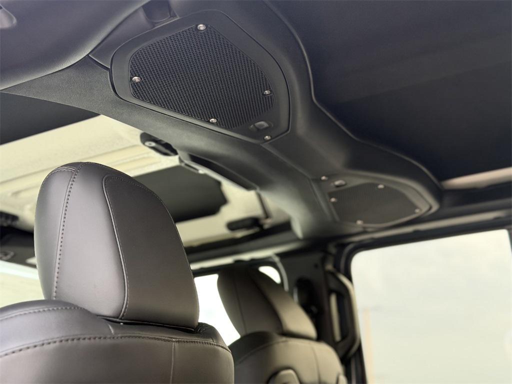 new 2026 Jeep Gladiator car, priced at $58,535