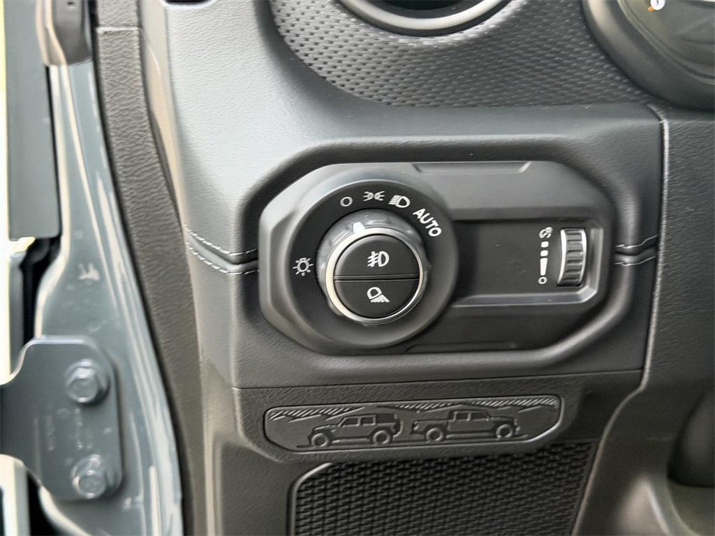 new 2026 Jeep Gladiator car, priced at $58,535