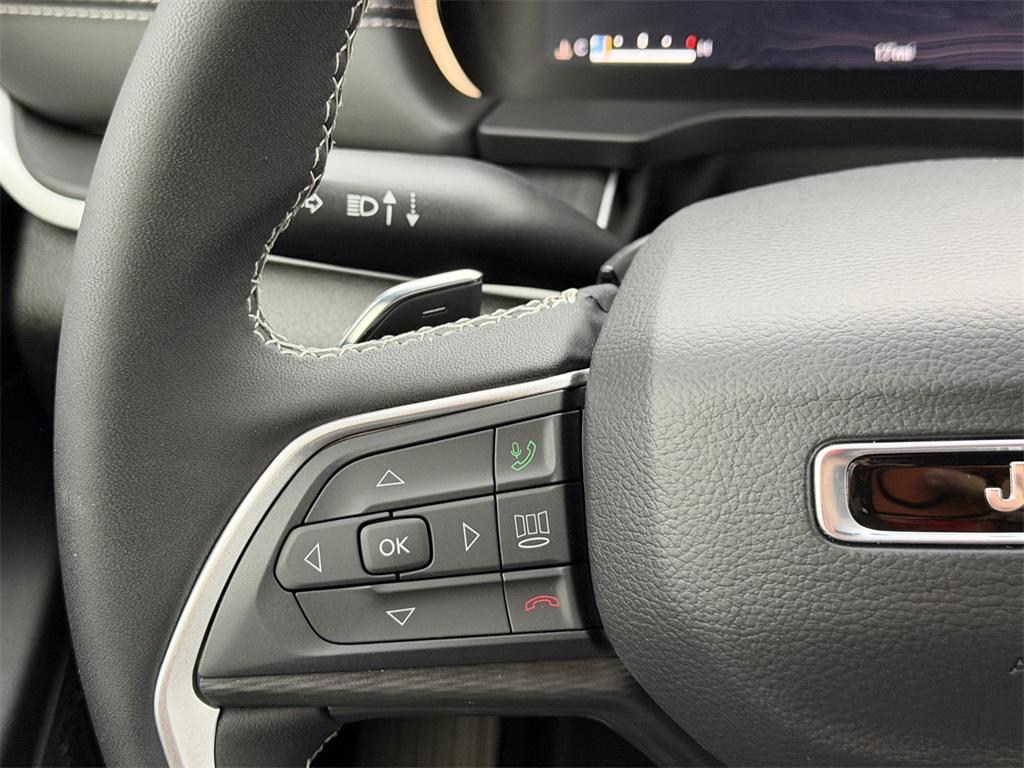 new 2025 Jeep Grand Cherokee car, priced at $34,225