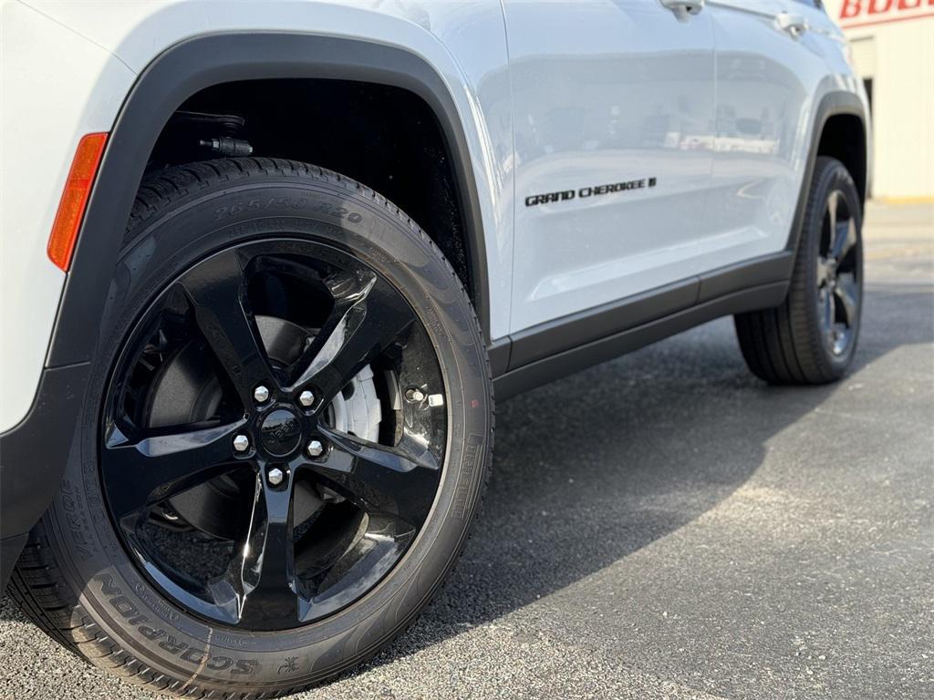 new 2024 Jeep Grand Cherokee car, priced at $50,425