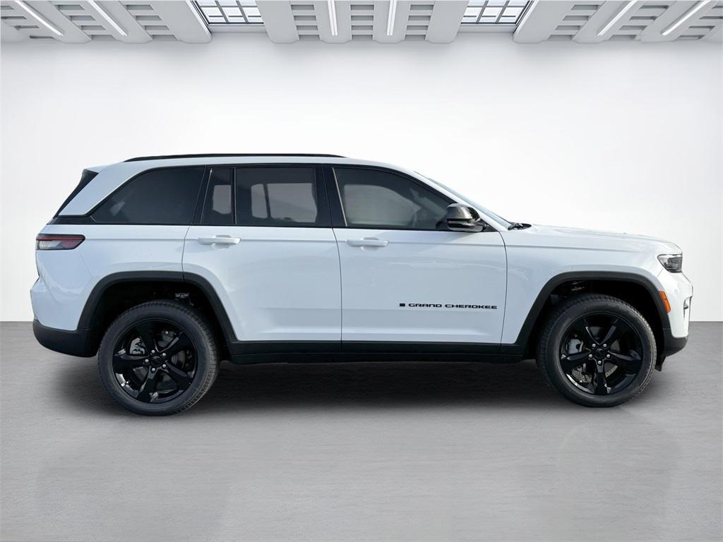 new 2024 Jeep Grand Cherokee car, priced at $50,425