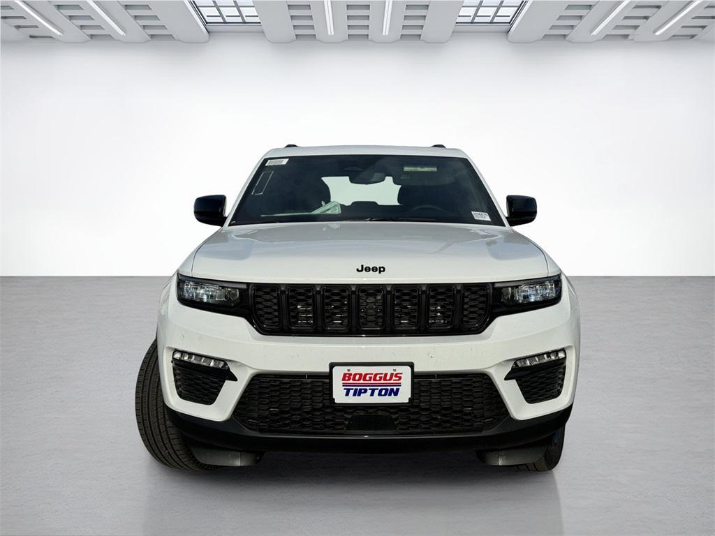 new 2024 Jeep Grand Cherokee car, priced at $50,425