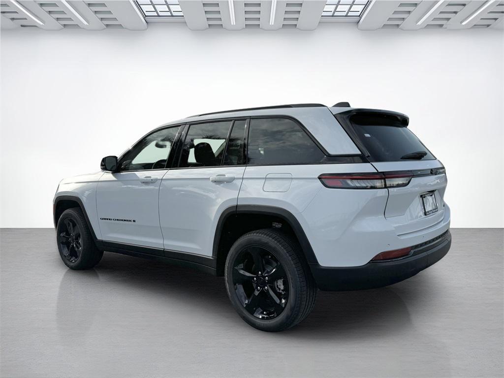 new 2024 Jeep Grand Cherokee car, priced at $50,425
