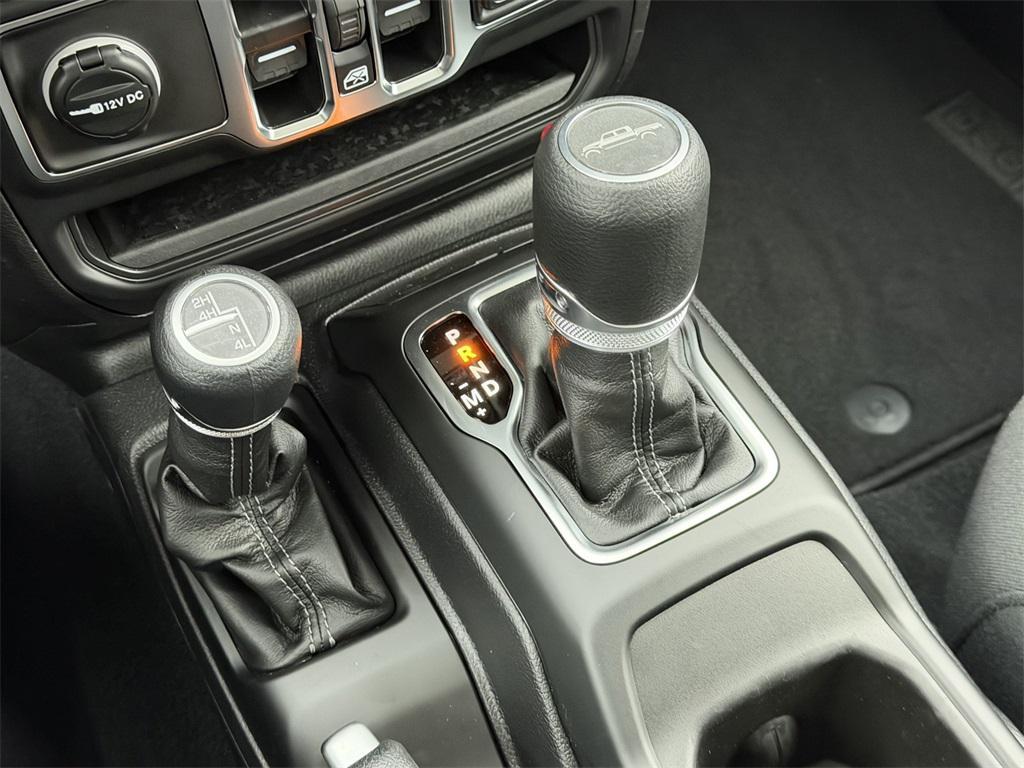 new 2026 Jeep Gladiator car, priced at $36,420