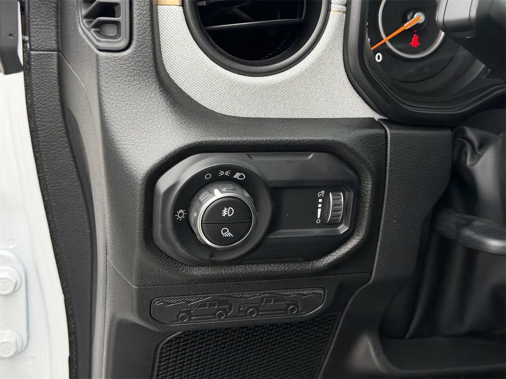 new 2026 Jeep Gladiator car, priced at $36,420