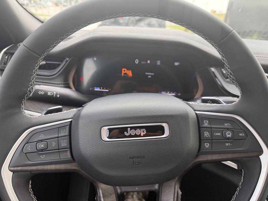 new 2026 Jeep Grand Cherokee car, priced at $37,575