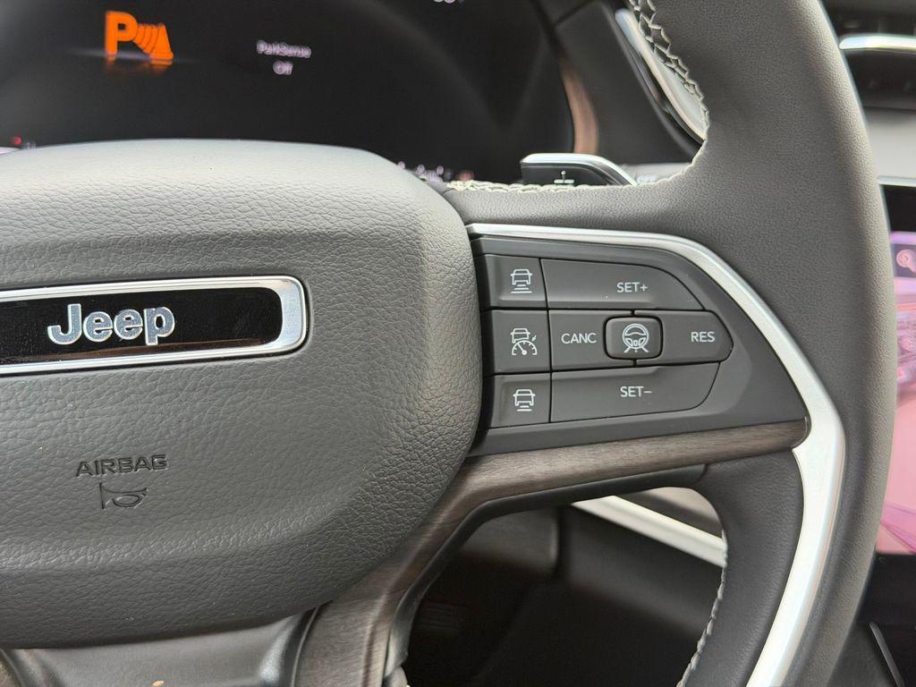 new 2026 Jeep Grand Cherokee car, priced at $37,575