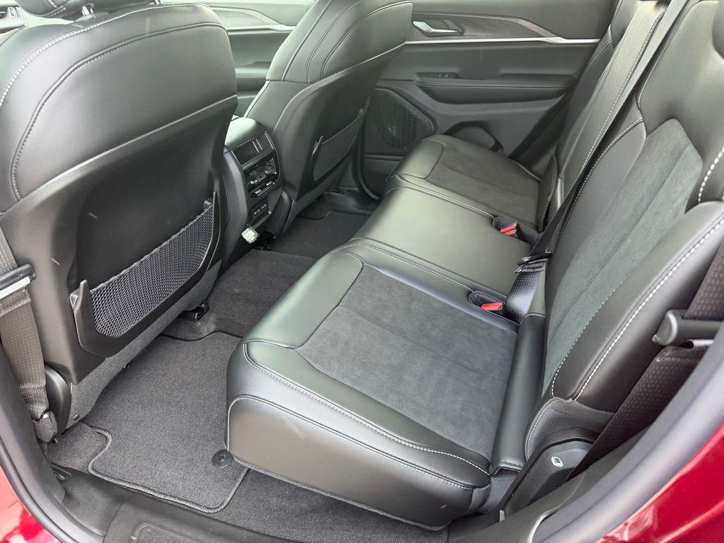new 2026 Jeep Grand Cherokee car, priced at $37,575