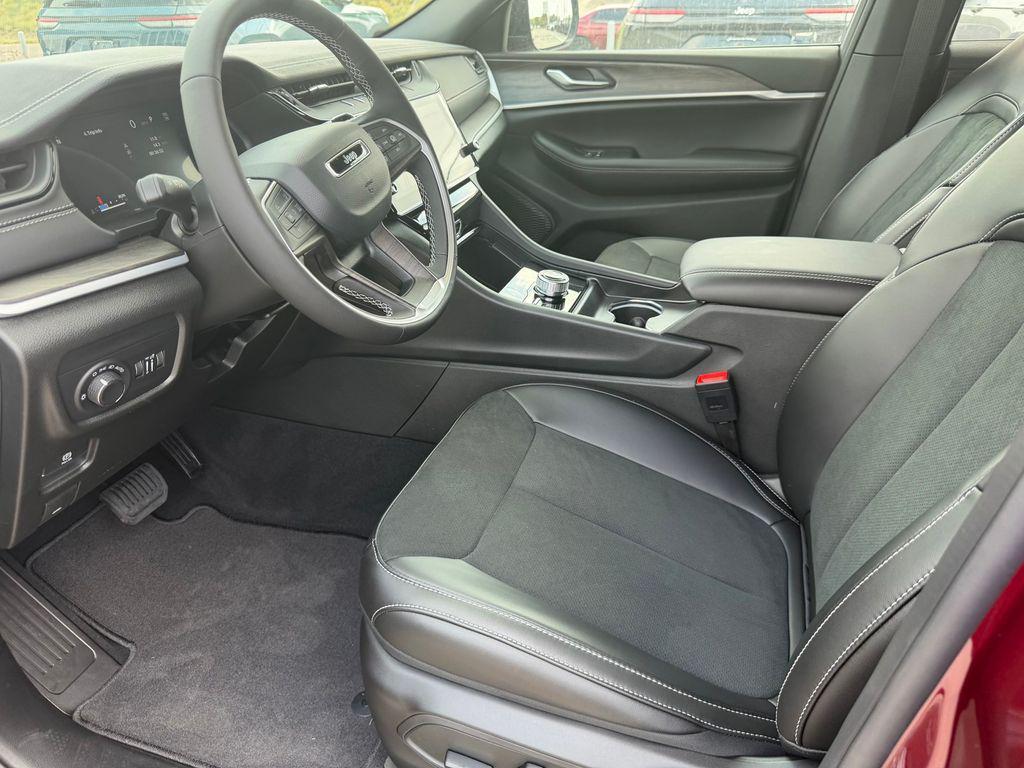 new 2026 Jeep Grand Cherokee car, priced at $37,575