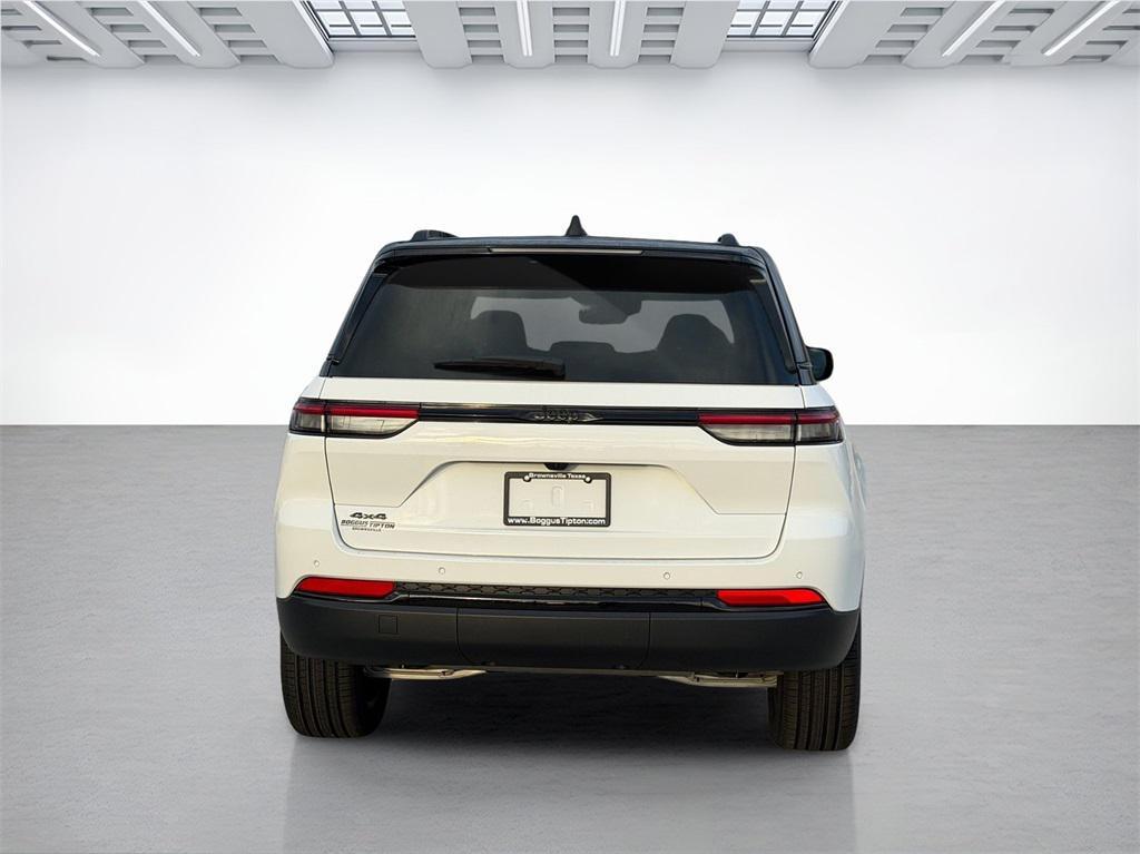 new 2025 Jeep Grand Cherokee car, priced at $45,390