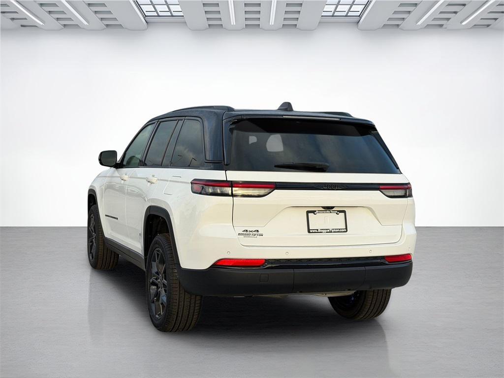 new 2025 Jeep Grand Cherokee car, priced at $45,390