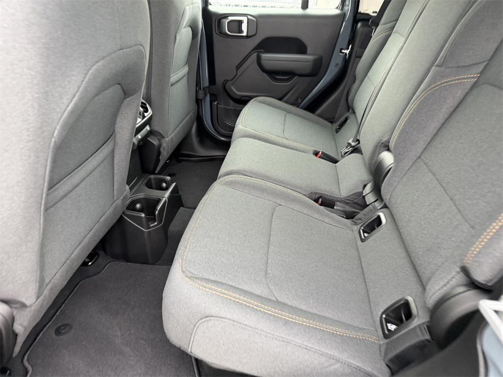 new 2026 Jeep Gladiator car, priced at $37,015