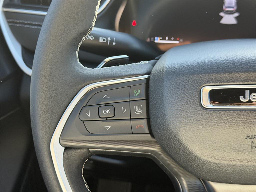 new 2025 Jeep Grand Cherokee L car, priced at $39,495