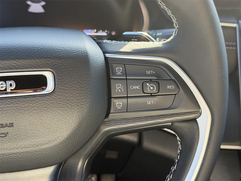 new 2025 Jeep Grand Cherokee L car, priced at $39,495