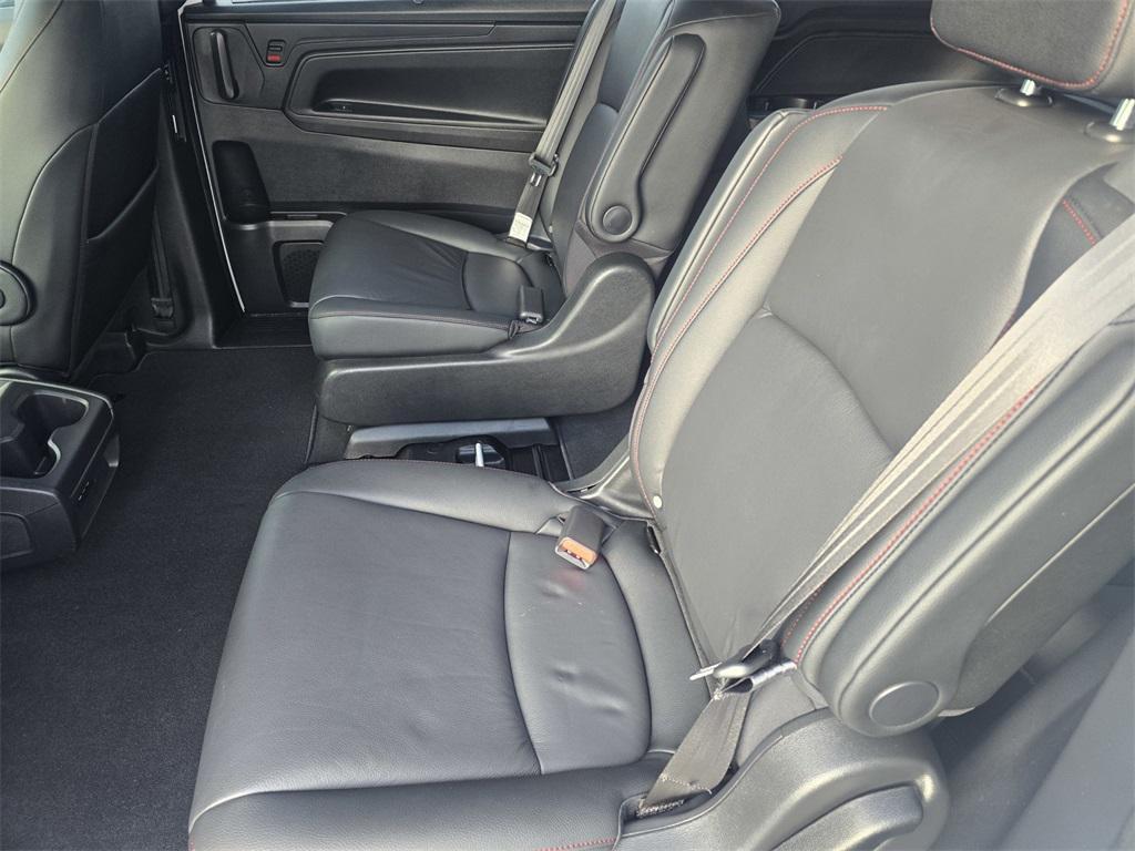 used 2025 Honda Odyssey car, priced at $35,998