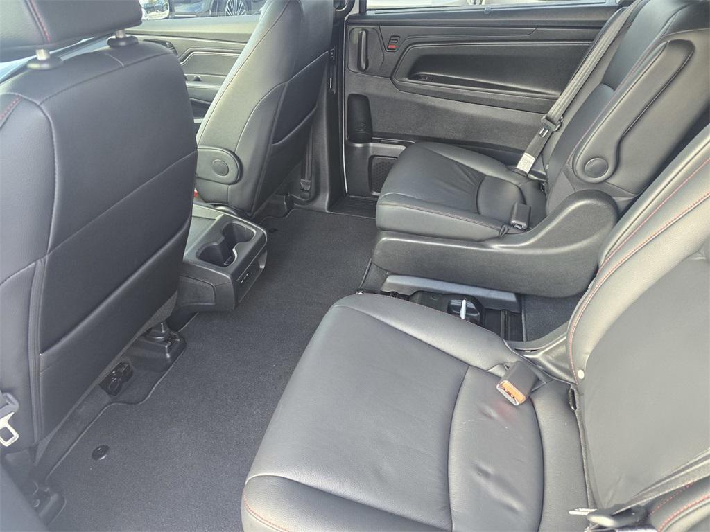 used 2025 Honda Odyssey car, priced at $35,998