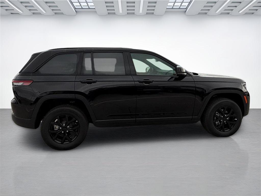 new 2025 Jeep Grand Cherokee car, priced at $39,580