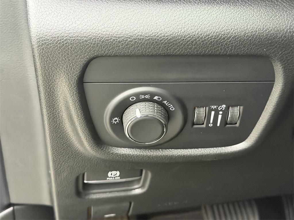 new 2025 Jeep Grand Cherokee car, priced at $39,580