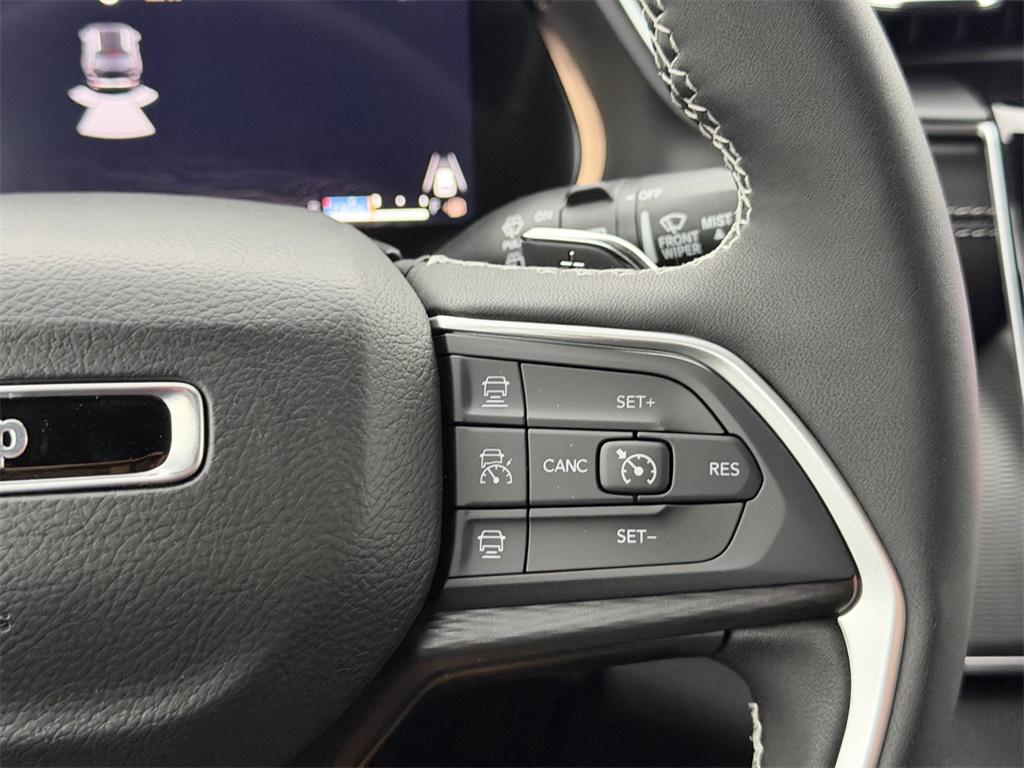 new 2025 Jeep Grand Cherokee car, priced at $39,580