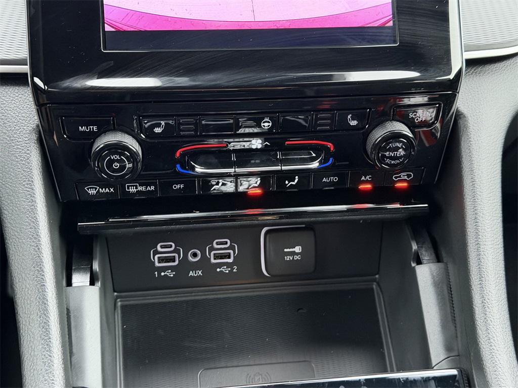 new 2025 Jeep Grand Cherokee car, priced at $38,580