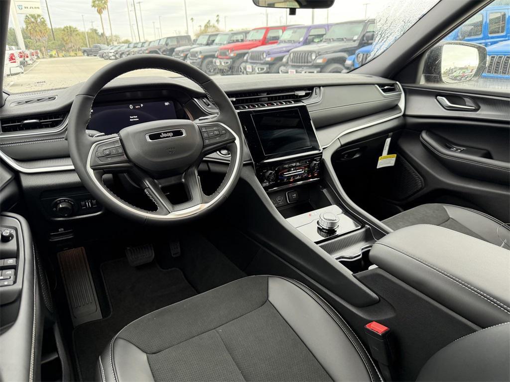 new 2025 Jeep Grand Cherokee car, priced at $38,580