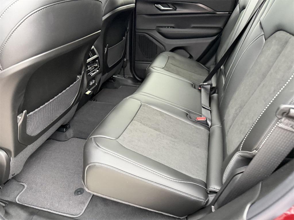 new 2025 Jeep Grand Cherokee car, priced at $38,580