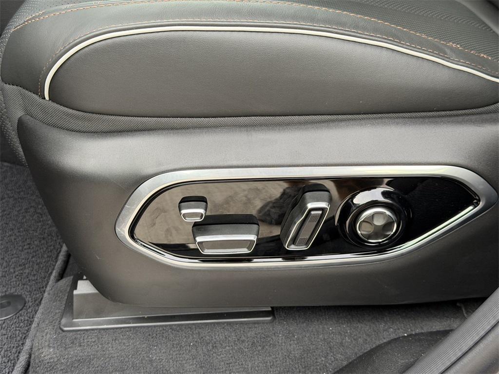 new 2025 Jeep Grand Cherokee L car, priced at $57,630