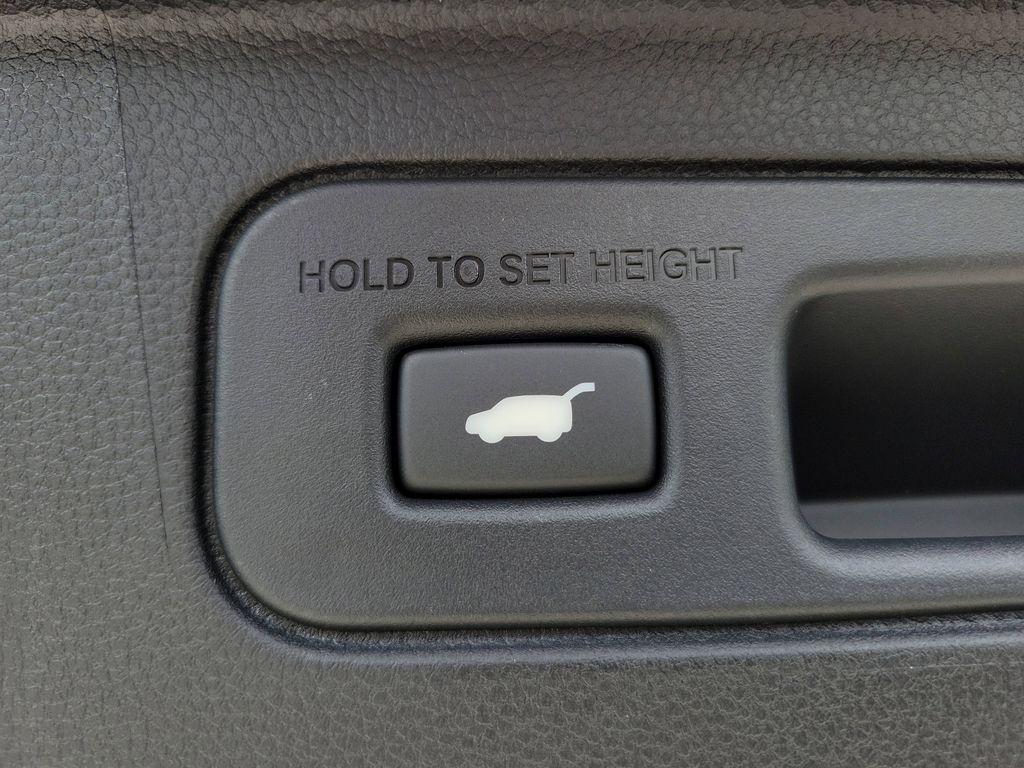 new 2025 Honda Pilot car, priced at $44,995