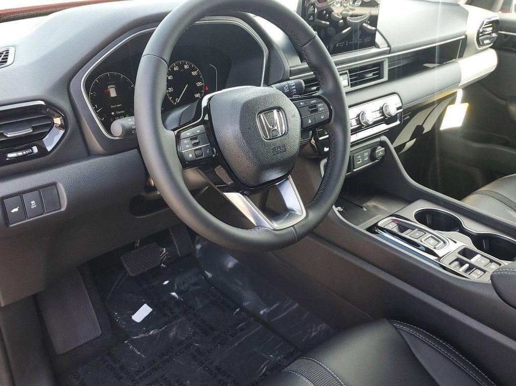 new 2025 Honda Pilot car, priced at $48,280