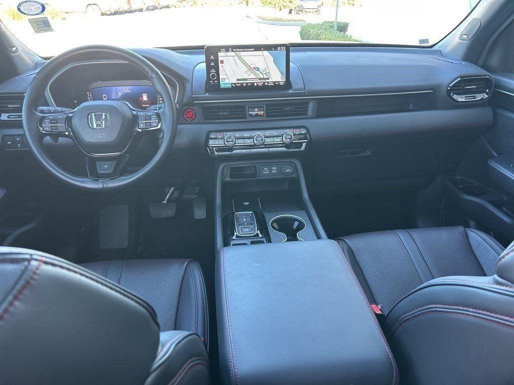 used 2025 Honda Pilot car, priced at $47,390