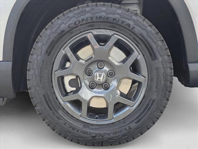 new 2025 Honda Pilot car, priced at $50,895