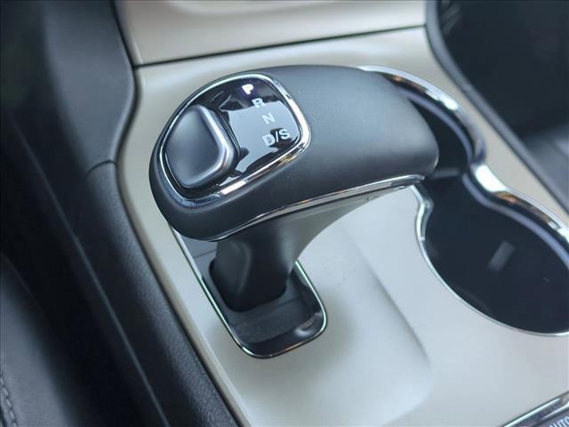 used 2015 Jeep Grand Cherokee car, priced at $13,744