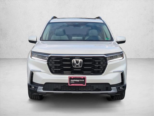new 2025 Honda Pilot car, priced at $52,280