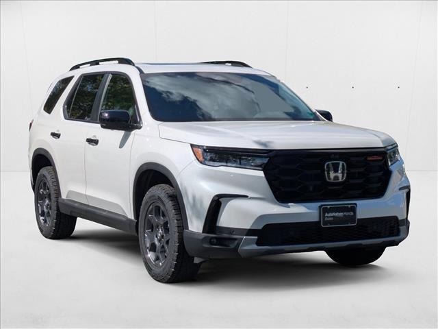 new 2025 Honda Pilot car, priced at $51,830