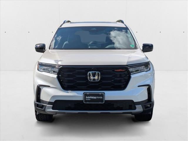 new 2025 Honda Pilot car, priced at $51,830